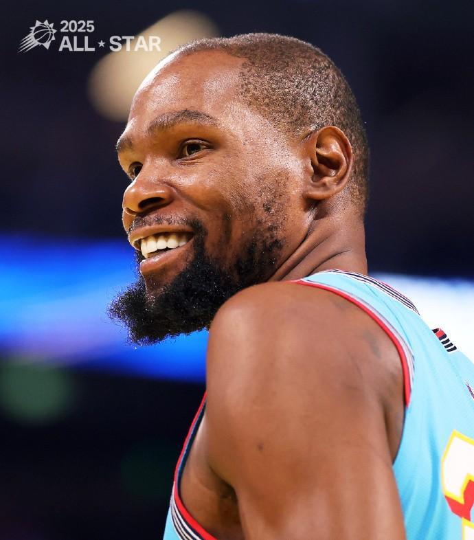 kaiyun.com-关于库里意外战胜皇家马德里，重返赛场引爆全场！比赛高潮迭起的信息