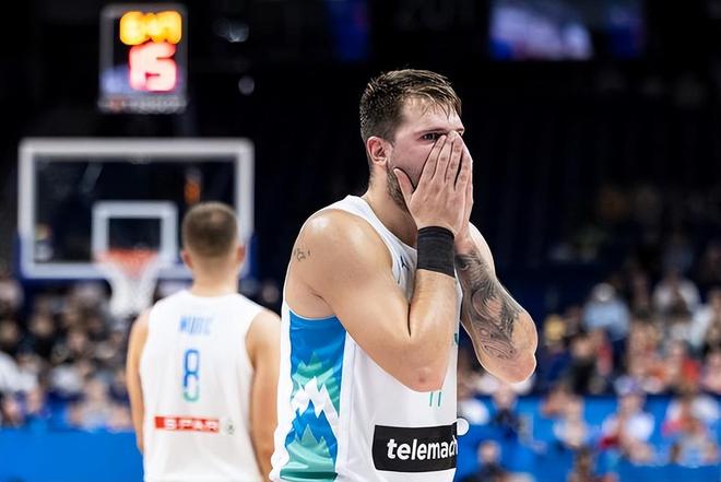 kaiyun-离谱！里尔集结日完成体检浙江稠州远射贴柱备战中超，字母哥在MAD比赛中失利(字母哥得知利拉德重回开拓者)